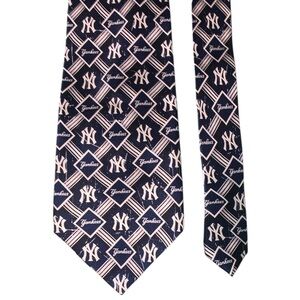 MLB Major League Baseball New York Yankees Silk Neck Tie